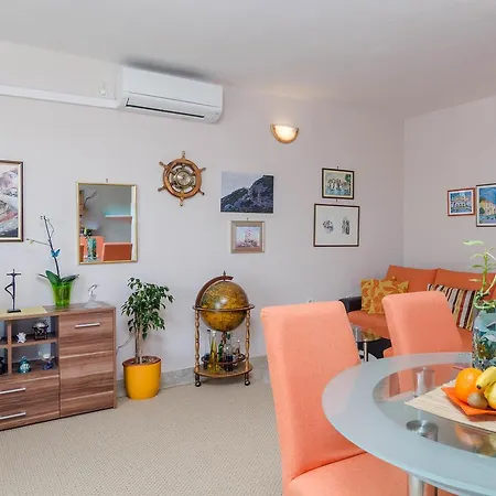 The Modern Equipped Holiday Is Located In An House.